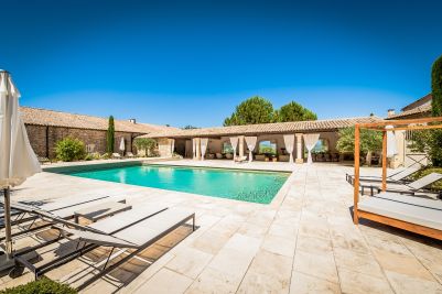 maison 17 Pièces en location saisonnière sur GOULT (84220) Vacances Maison Goult 17 Pièces 900 m²