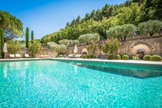 maison 17 Pièces en location saisonnière sur GOULT (84220)