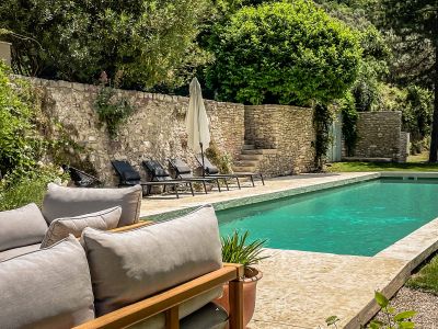 Rental House Venasque 9 Rooms 360 m²