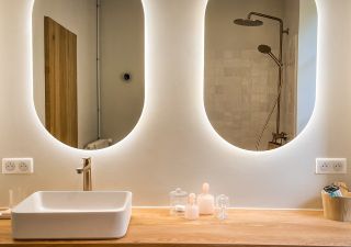 house 9 Rooms for seasonal rent on VENASQUE (84210)