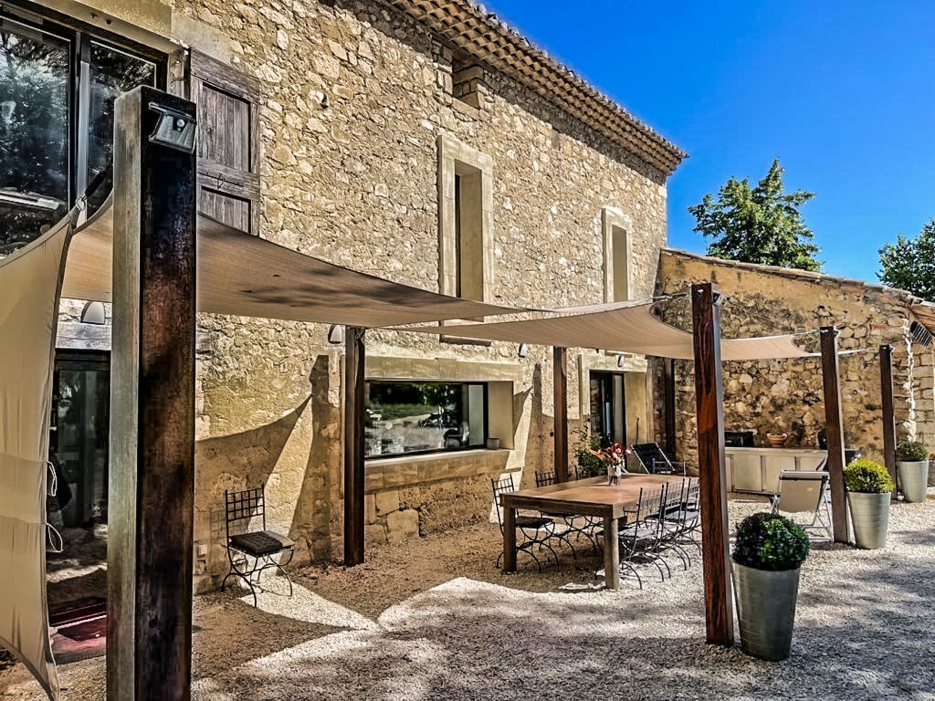 maison 11 Pièces en vente sur PERNES LES FONTAINES (84210)