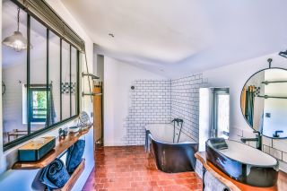 maison 11 Pièces en vente sur PERNES LES FONTAINES (84210)