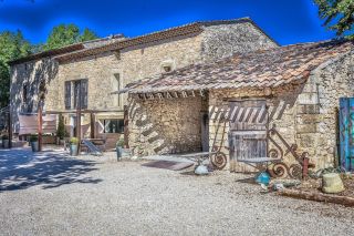 maison 11 Pièces en vente sur PERNES LES FONTAINES (84210)