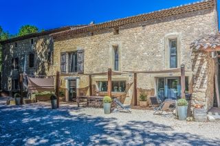 maison 11 Pièces en vente sur PERNES LES FONTAINES (84210)