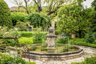 house 11 Rooms for seasonal rent on OPPEDE (84580)