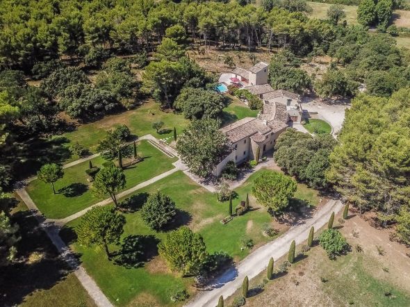 Vente Maison Pernes-les-Fontaines 15&nbsp;Pièces 520&nbsp;m²