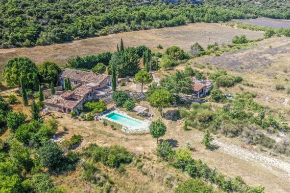 Vente Maison Murs 7&nbsp;Pièces 246&nbsp;m²