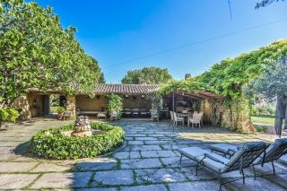 house 11 Rooms for seasonal rent on OPPEDE (84580)