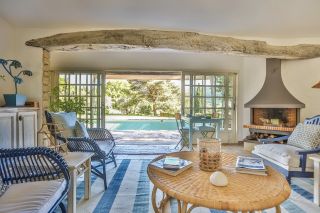 house 11 Rooms for seasonal rent on OPPEDE (84580)