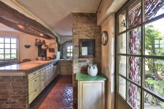 house 11 Rooms for seasonal rent on OPPEDE (84580)