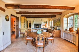 house 11 Rooms for seasonal rent on OPPEDE (84580)