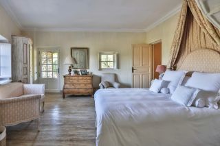 house 11 Rooms for seasonal rent on OPPEDE (84580)