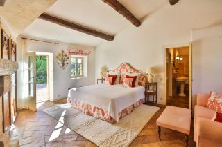 house 11 Rooms for seasonal rent on OPPEDE (84580)