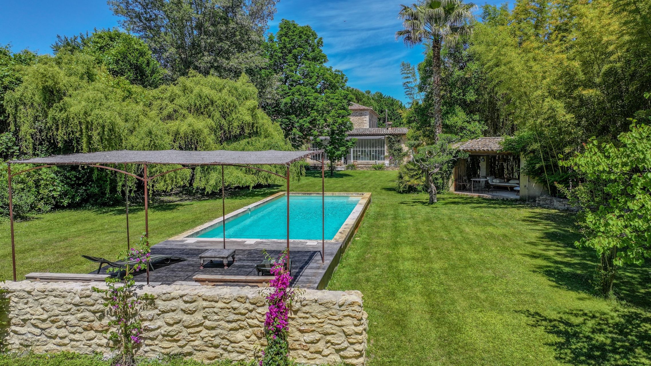 house 12 Rooms for sale on ALTHEN DES PALUDS (84210)