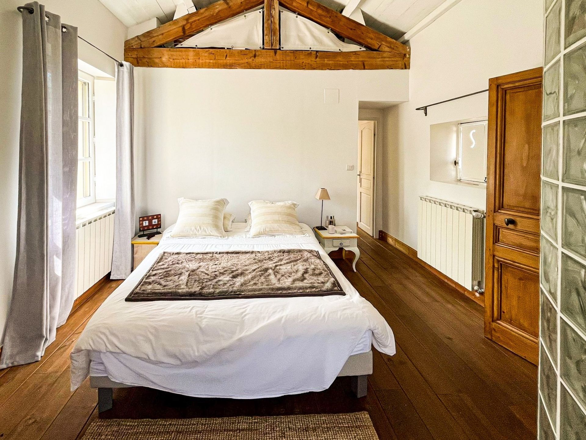 maison 12 Pièces en vente sur ALTHEN DES PALUDS (84210)