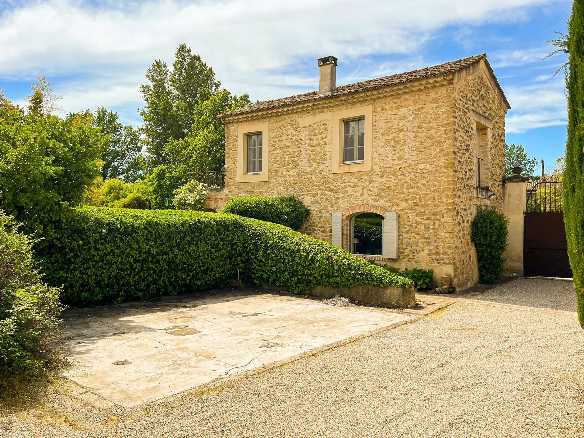 house 12 Rooms for sale on ALTHEN DES PALUDS (84210)