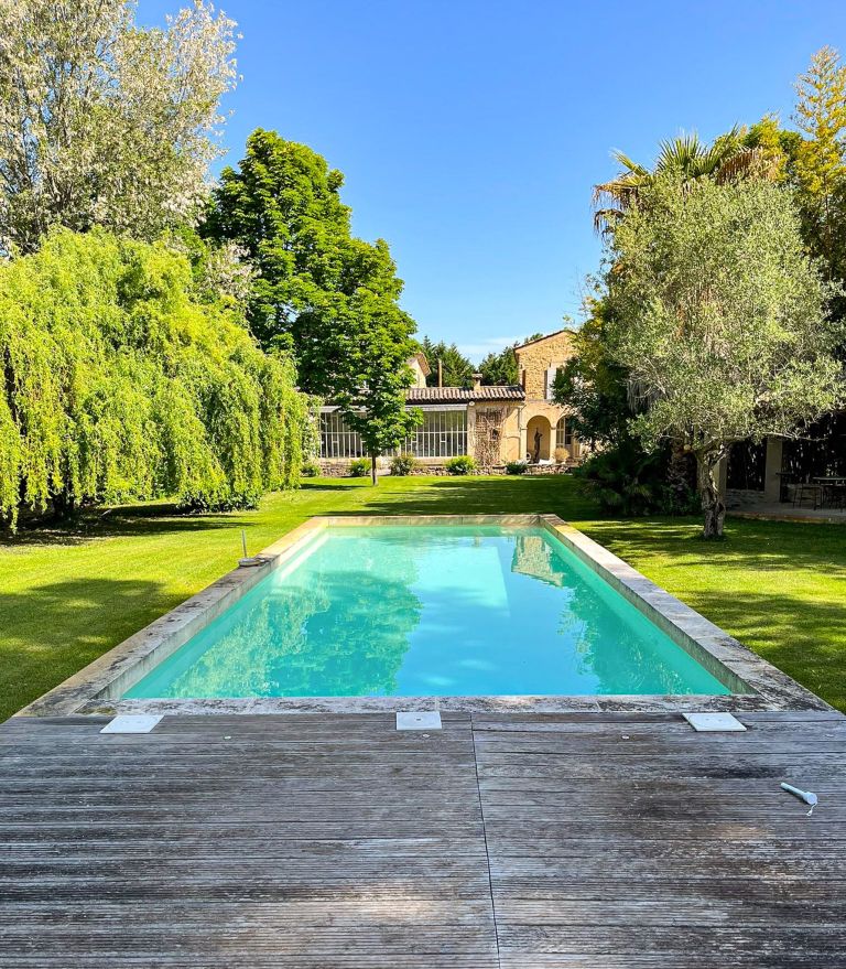 maison 12 Pièces en vente sur ALTHEN DES PALUDS (84210)