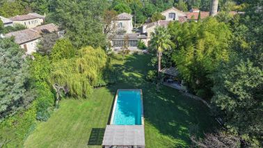 maison 12 Pièces en vente sur ALTHEN DES PALUDS (84210)