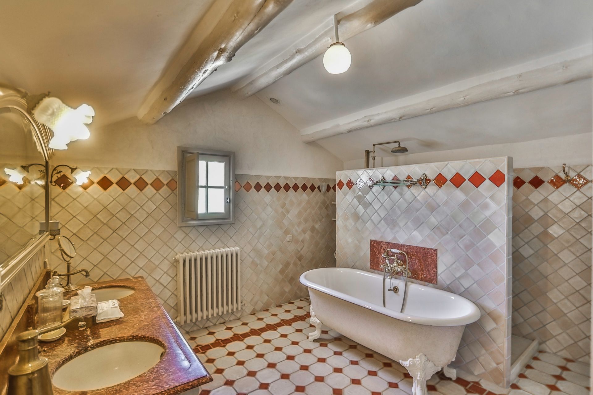 house 11 Rooms for sale on CAROMB (84330)