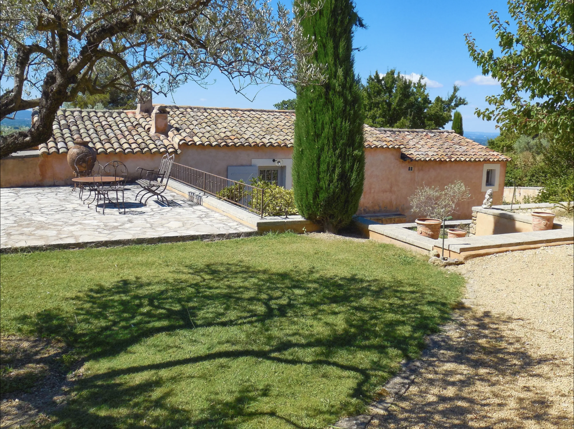 house 11 Rooms for sale on CAROMB (84330)