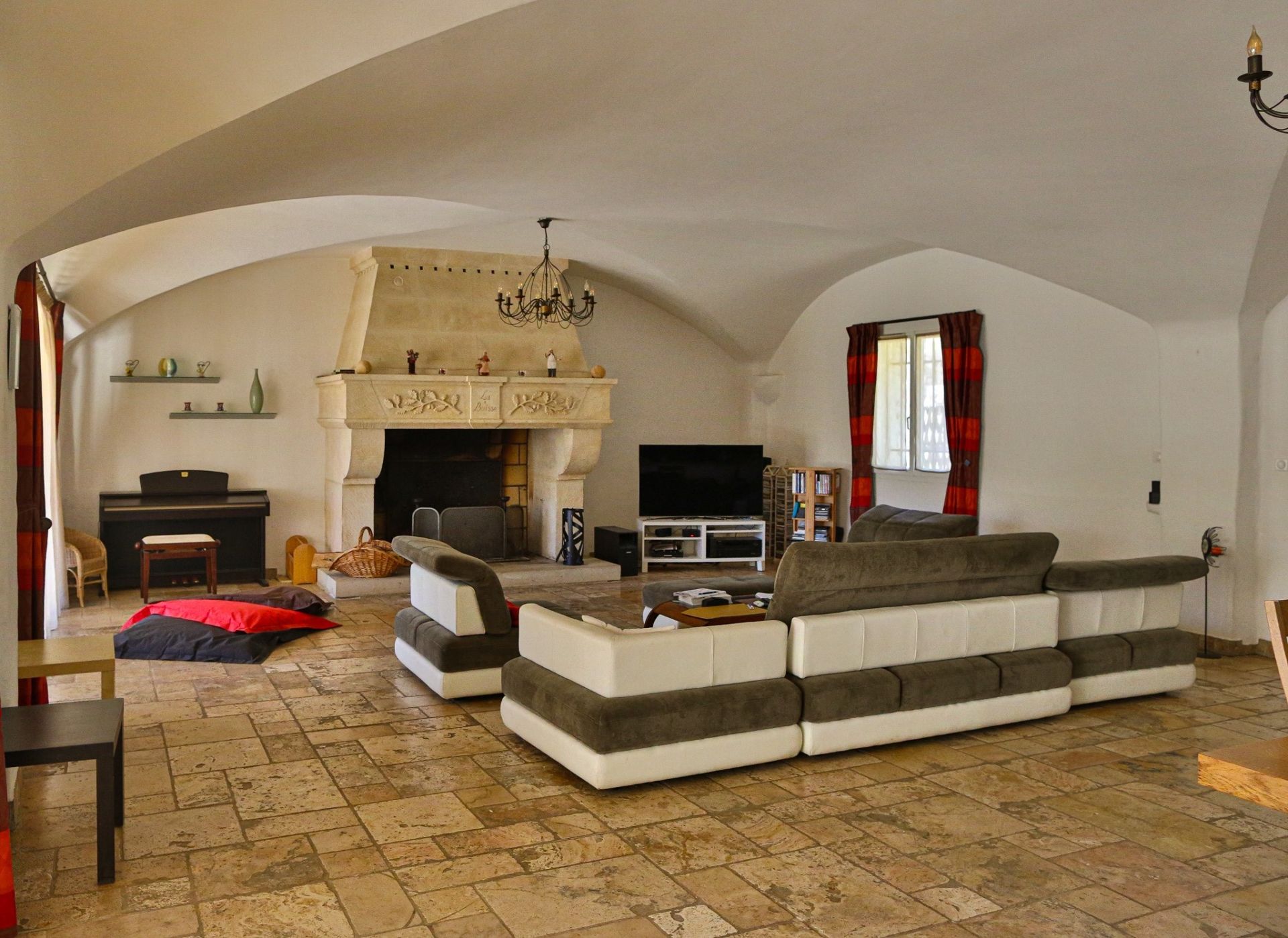 house 20 Rooms for sale on SIMIANE LA ROTONDE (04150)