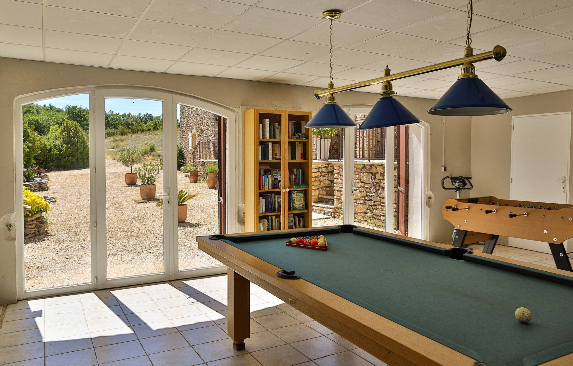 house 20 Rooms for sale on SIMIANE LA ROTONDE (04150)