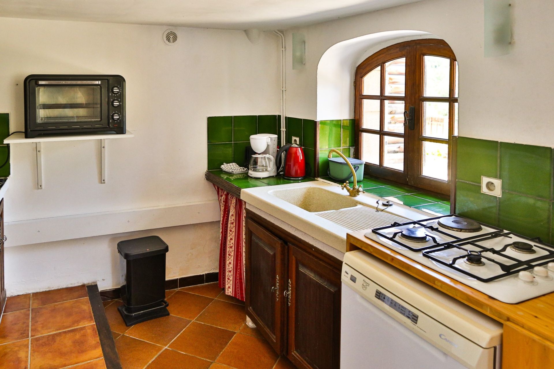 house 20 Rooms for sale on SIMIANE LA ROTONDE (04150)