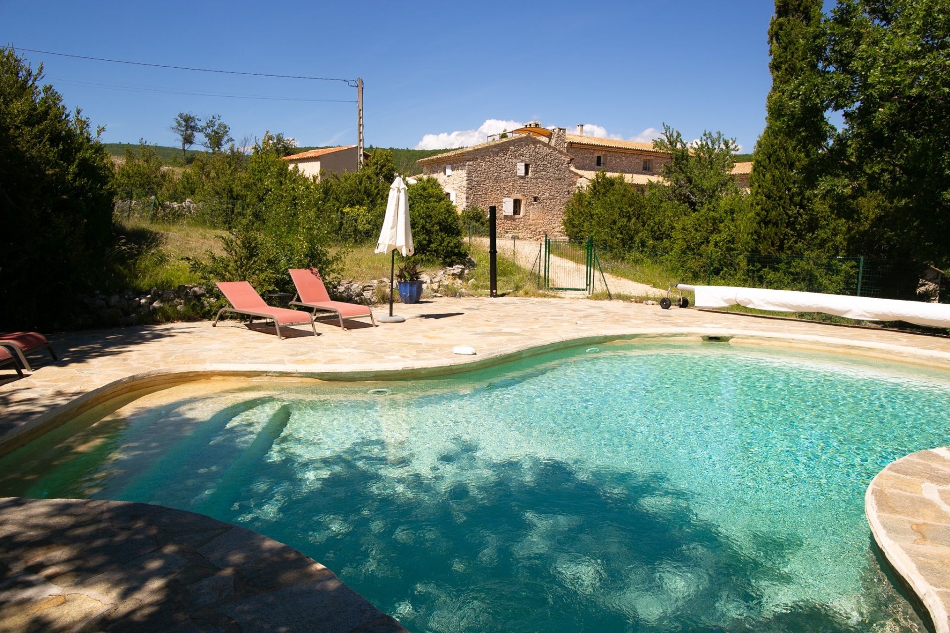 house 20 Rooms for sale on SIMIANE LA ROTONDE (04150)