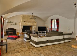 house 20 Rooms for sale on SIMIANE LA ROTONDE (04150)