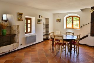 house 20 Rooms for sale on SIMIANE LA ROTONDE (04150)