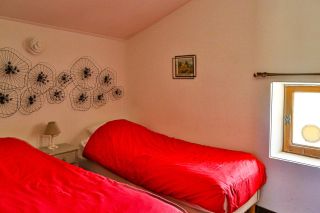 house 20 Rooms for sale on SIMIANE LA ROTONDE (04150)