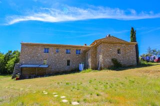 house 20 Rooms for sale on SIMIANE LA ROTONDE (04150)