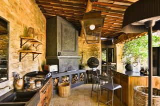 maison 13 Pièces en vente sur LA BASTIDE DES JOURDANS (84240)