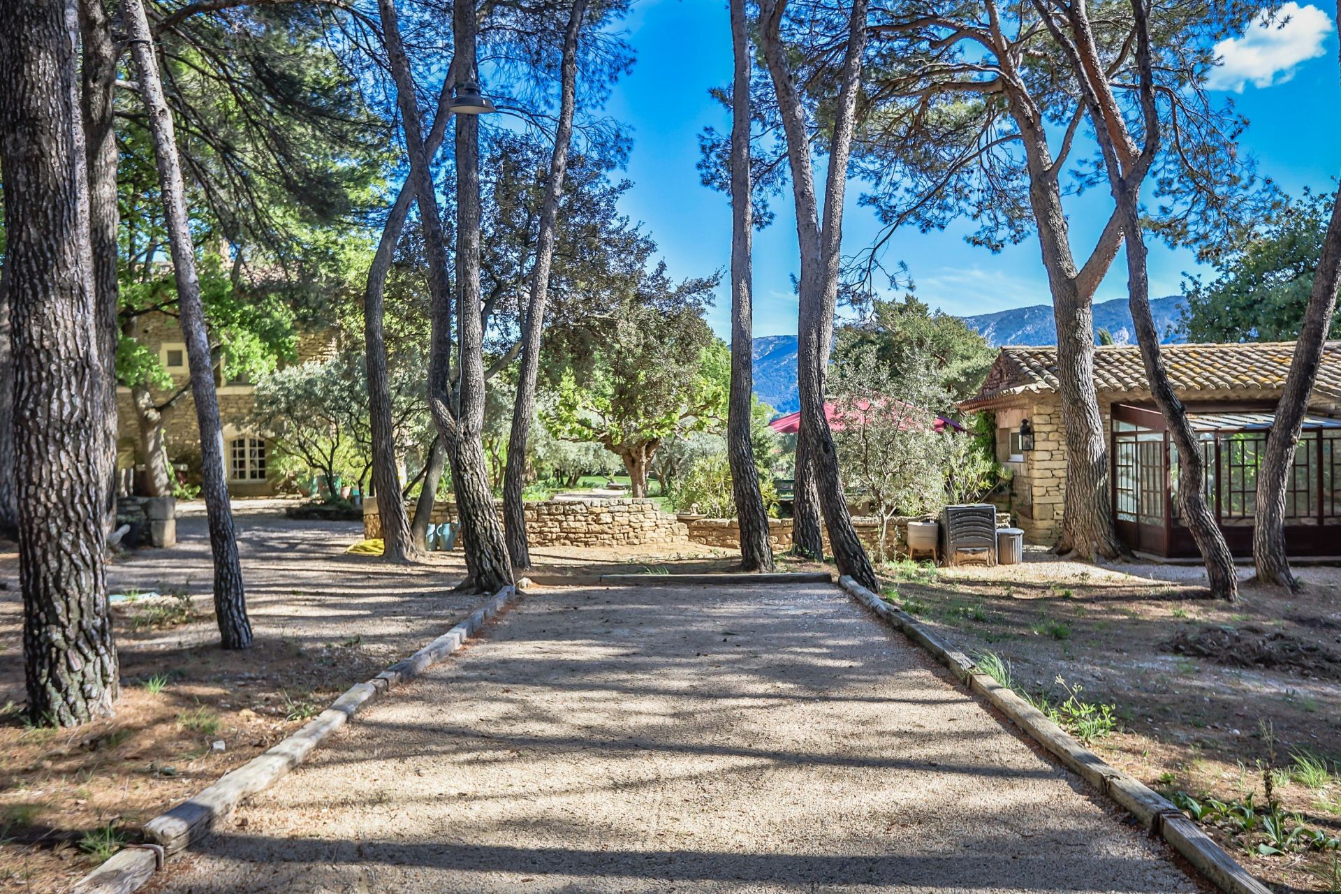 maison 11 Pièces en vente sur OPPEDE (84580)