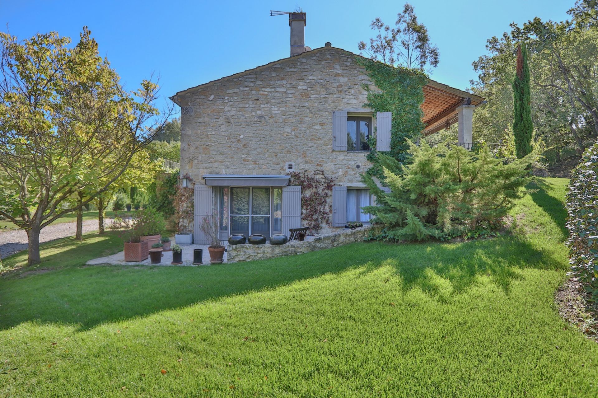 maison 10 Pièces en vente sur BONNIEUX (84480)