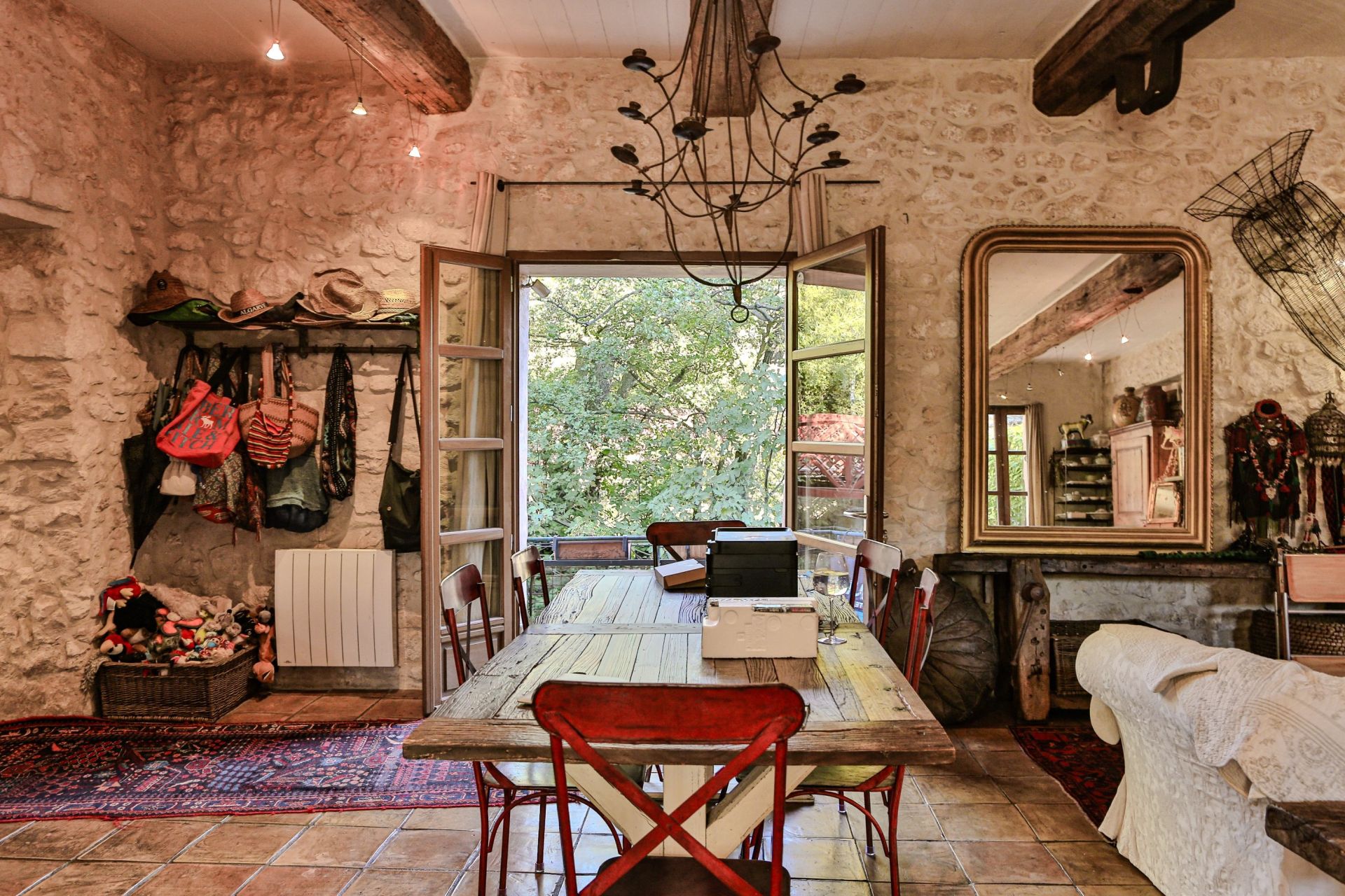 maison 8 Pièces en vente sur L ISLE SUR LA SORGUE (84800)