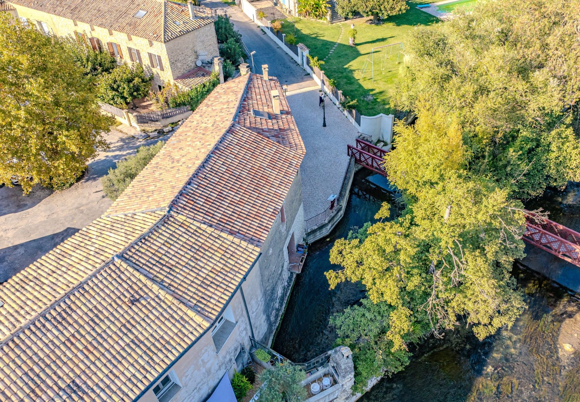 maison 8 Pièces en vente sur L ISLE SUR LA SORGUE (84800)