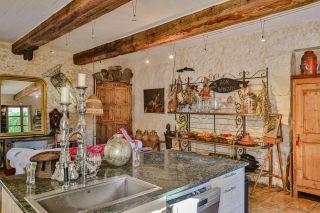 maison 8 Pièces en vente sur L ISLE SUR LA SORGUE (84800)