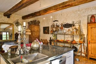 maison 8 Pièces en vente sur L ISLE SUR LA SORGUE (84800)