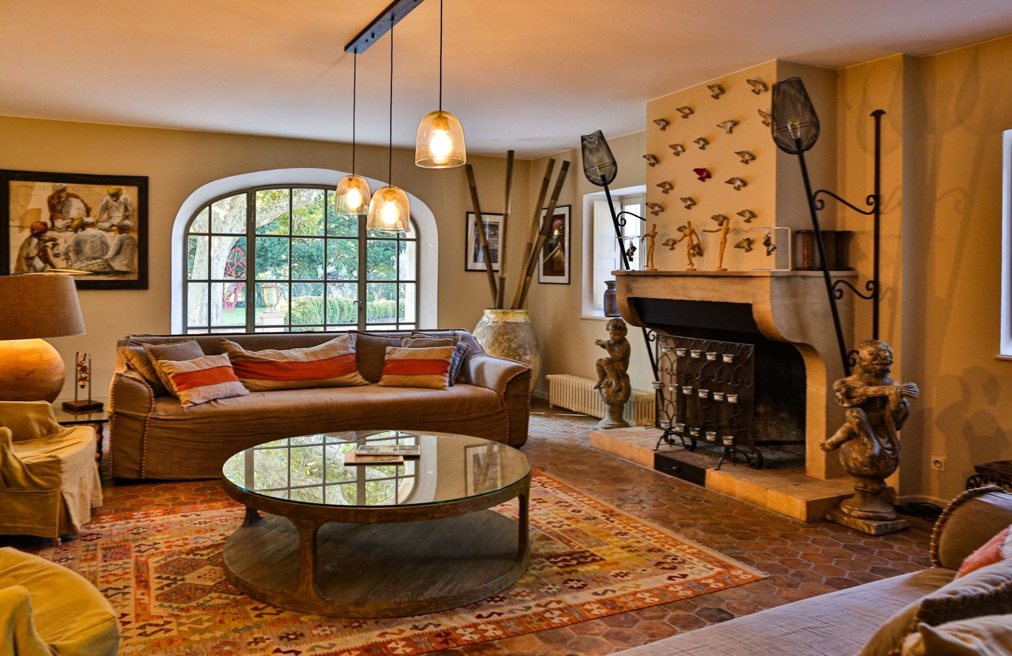 house 15 Rooms for sale on LES VIGNERES (84300)