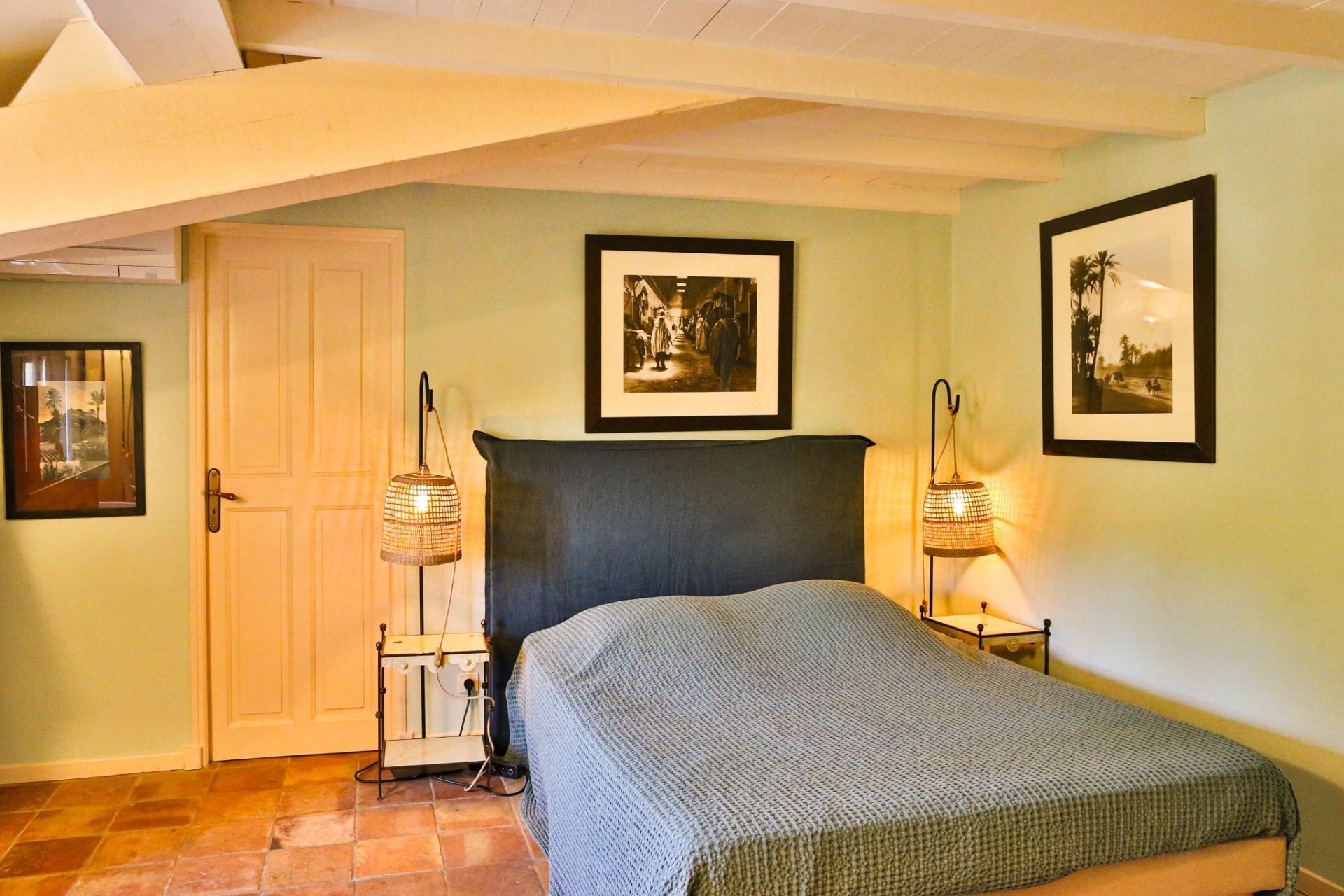 house 15 Rooms for sale on LES VIGNERES (84300)