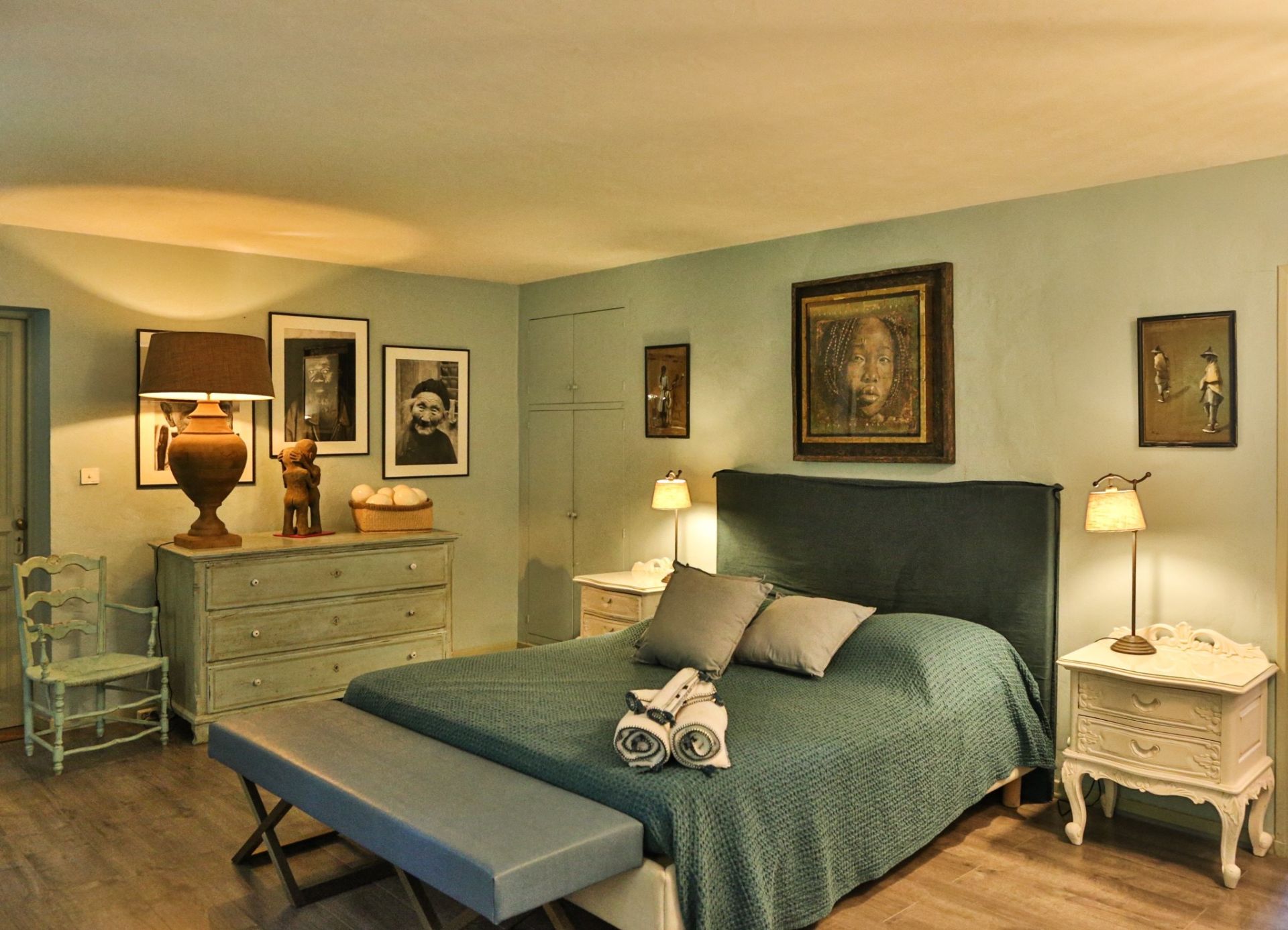 house 15 Rooms for sale on LES VIGNERES (84300)