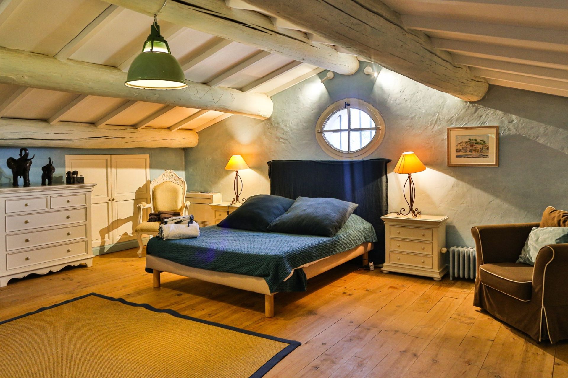 house 15 Rooms for sale on LES VIGNERES (84300)