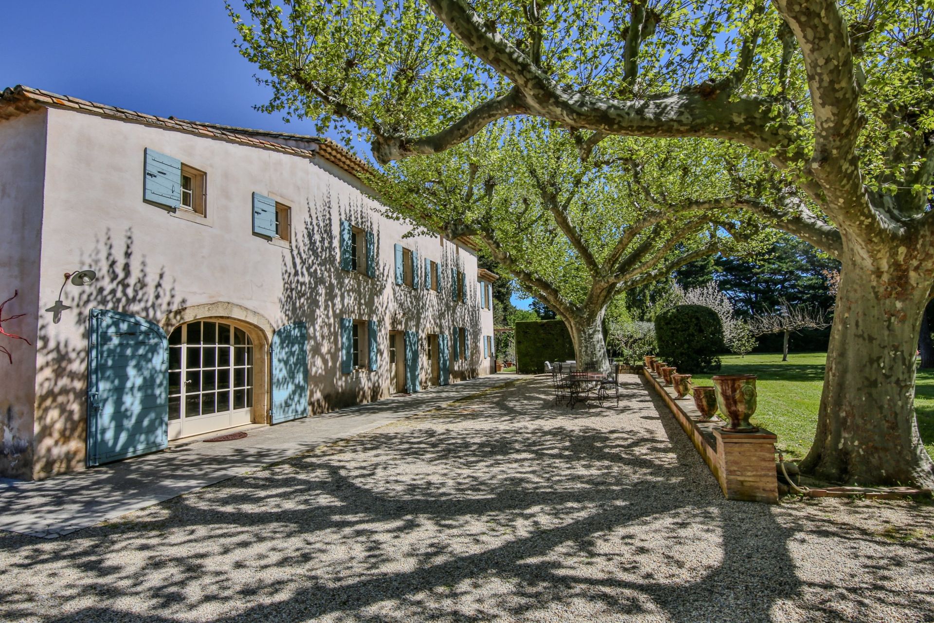house 15 Rooms for sale on L ISLE SUR LA SORGUE (84800)