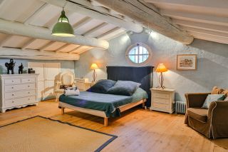 house 15 Rooms for sale on LES VIGNERES (84300)