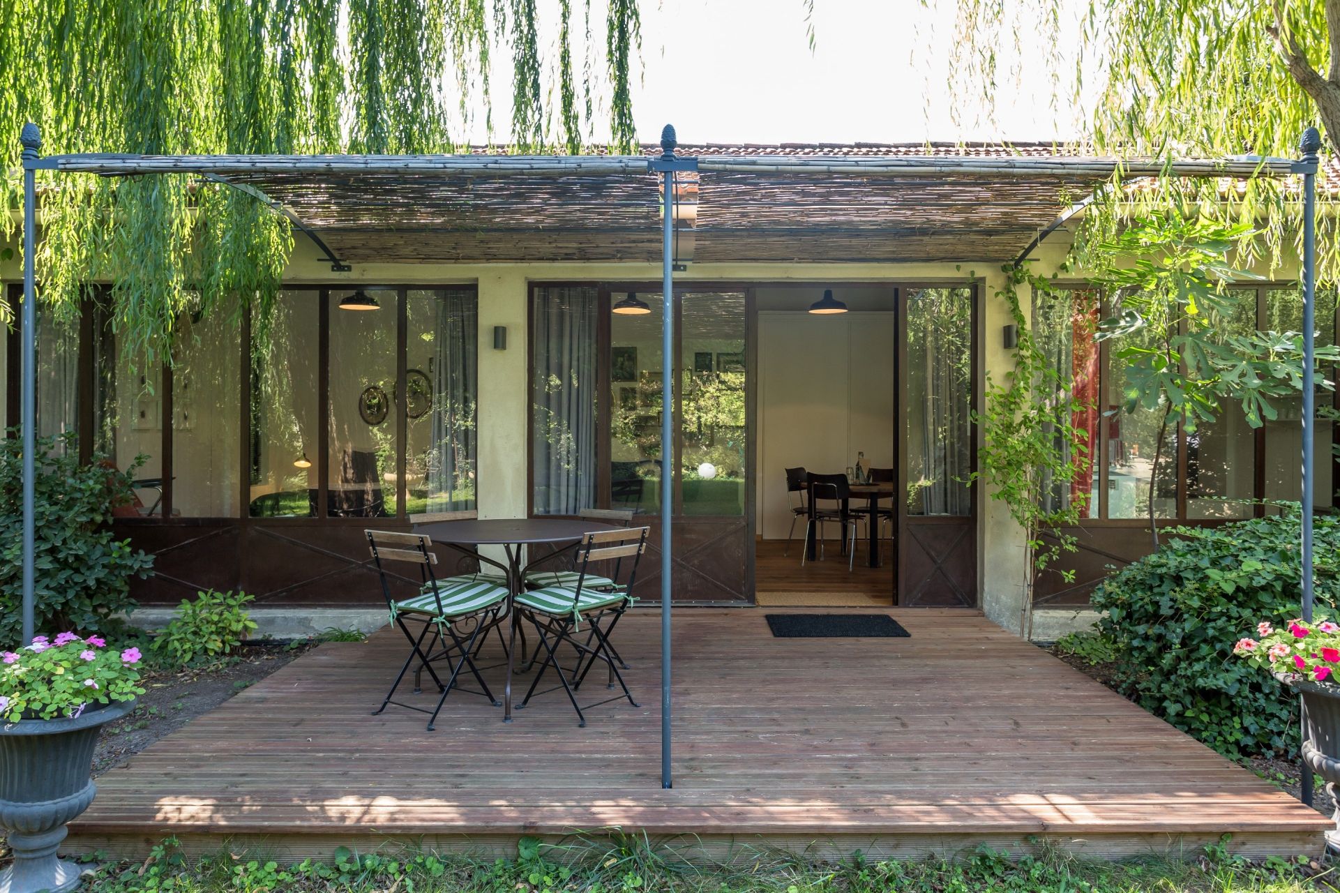 house 12 Rooms for sale on L ISLE SUR LA SORGUE (84800)