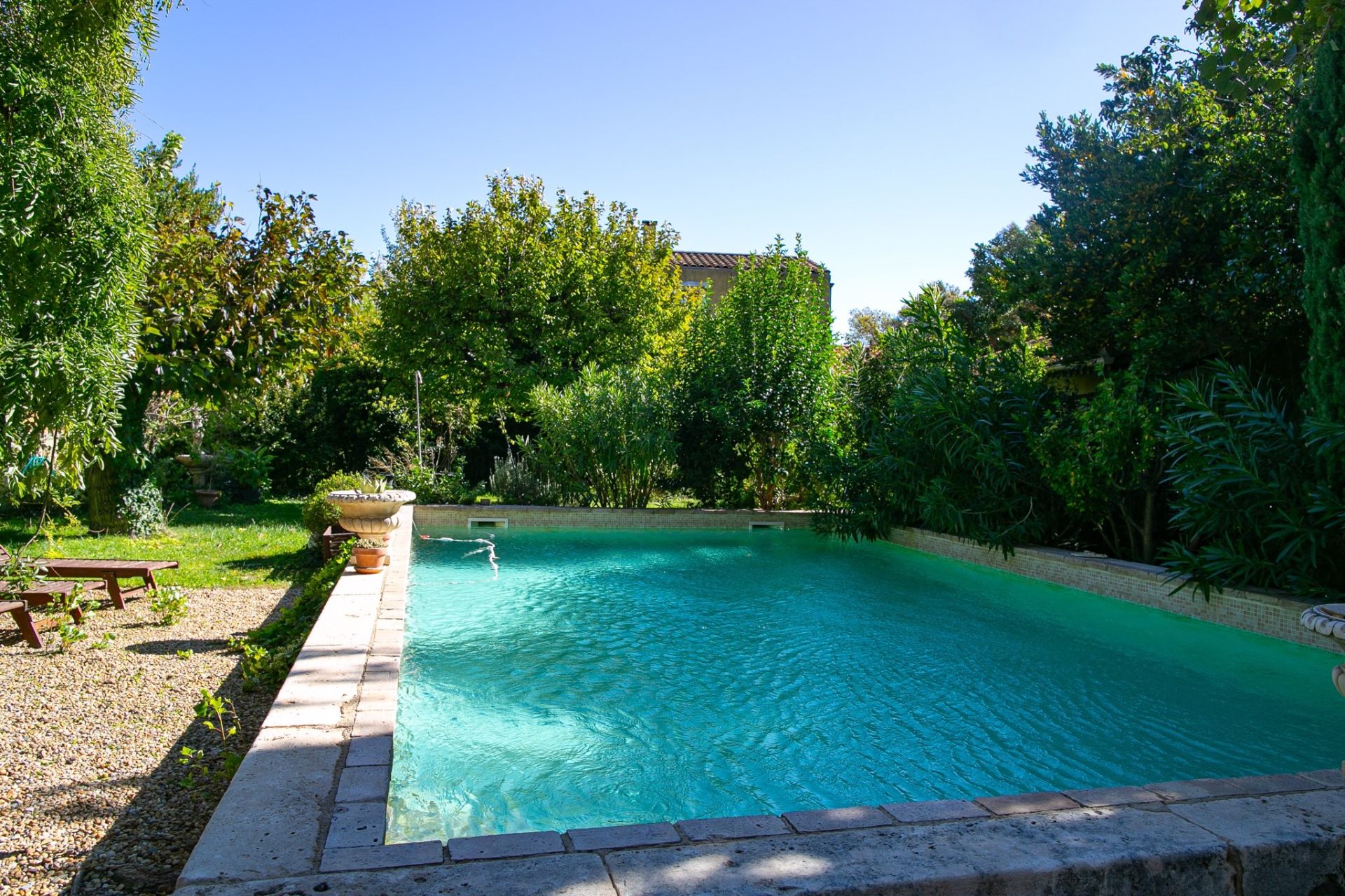 maison 12 Pièces en vente sur L ISLE SUR LA SORGUE (84800)