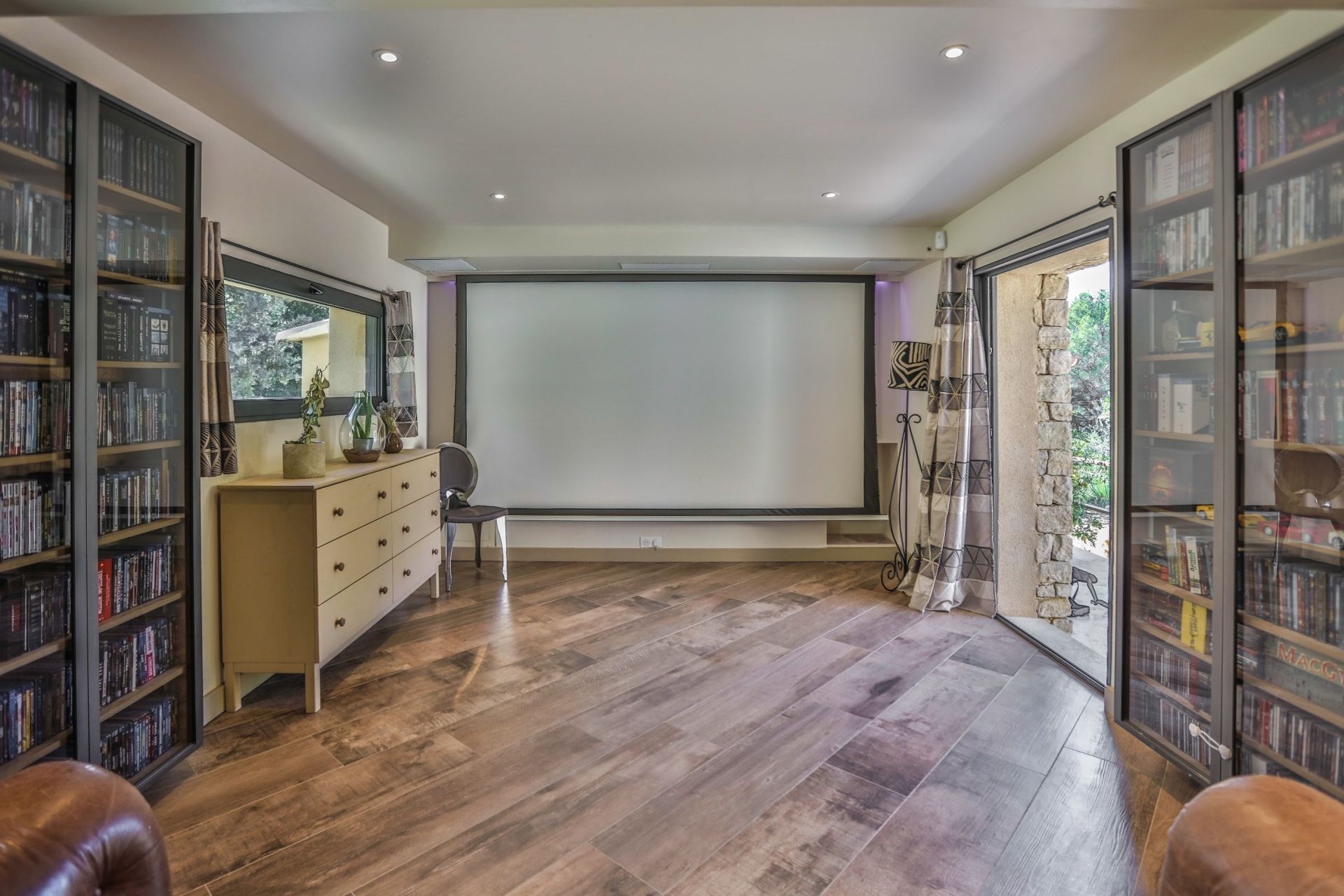 house 6 Rooms for sale on SAUMANE DE VAUCLUSE (84800)