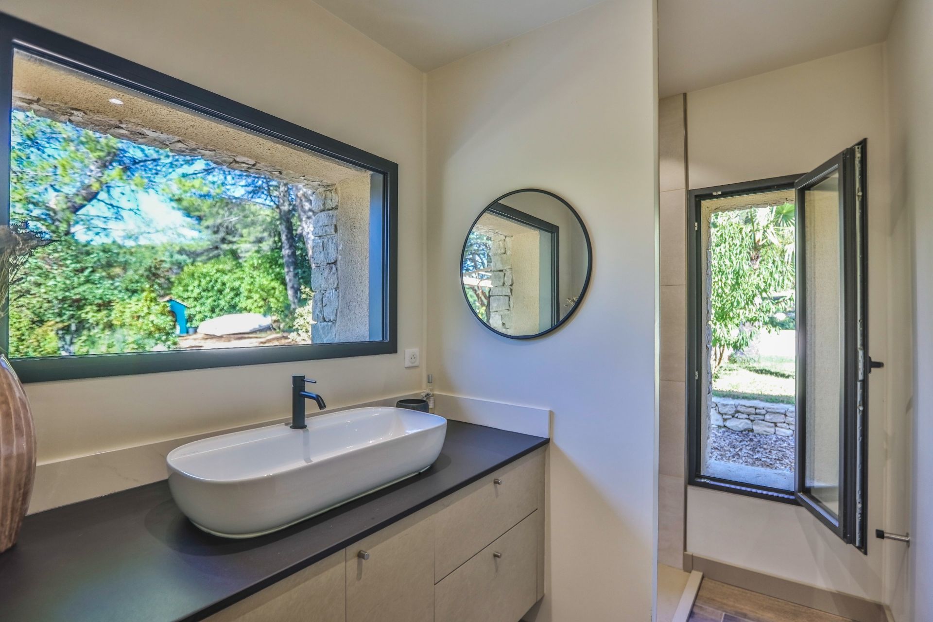 house 6 Rooms for sale on SAUMANE DE VAUCLUSE (84800)