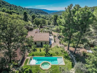 Sale House Saumane-de-Vaucluse 6 Rooms 157 m²